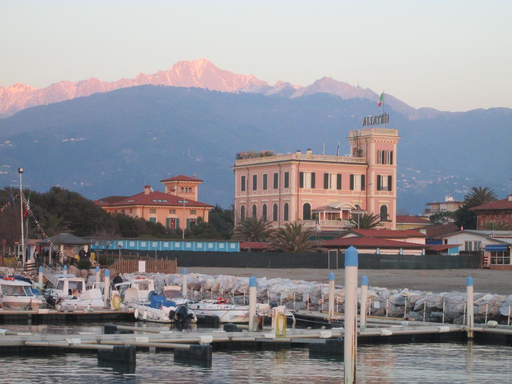 Hotel Italia Marina di Massa Eksteriør bilde